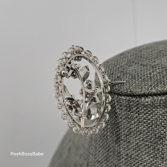 Vintage Krementz Silver-Tone Floral Brooch with Blue Rhinestones 1.5" Oval Pin - Picture 10 of 13